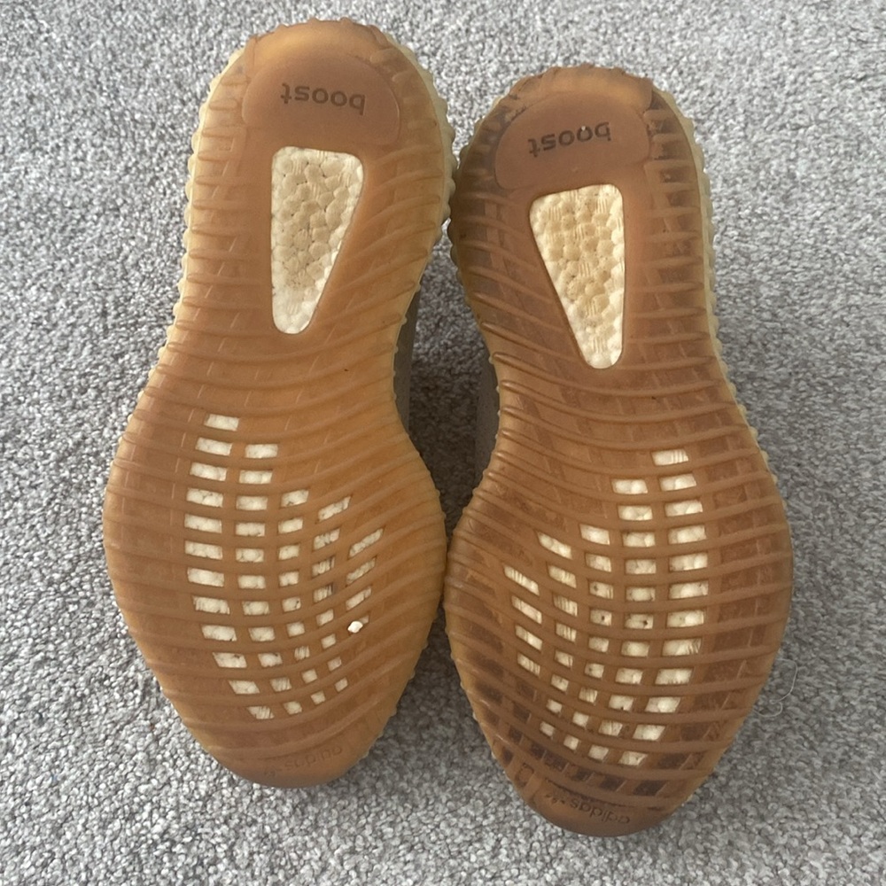 Yeezy - Picture 4 of 5